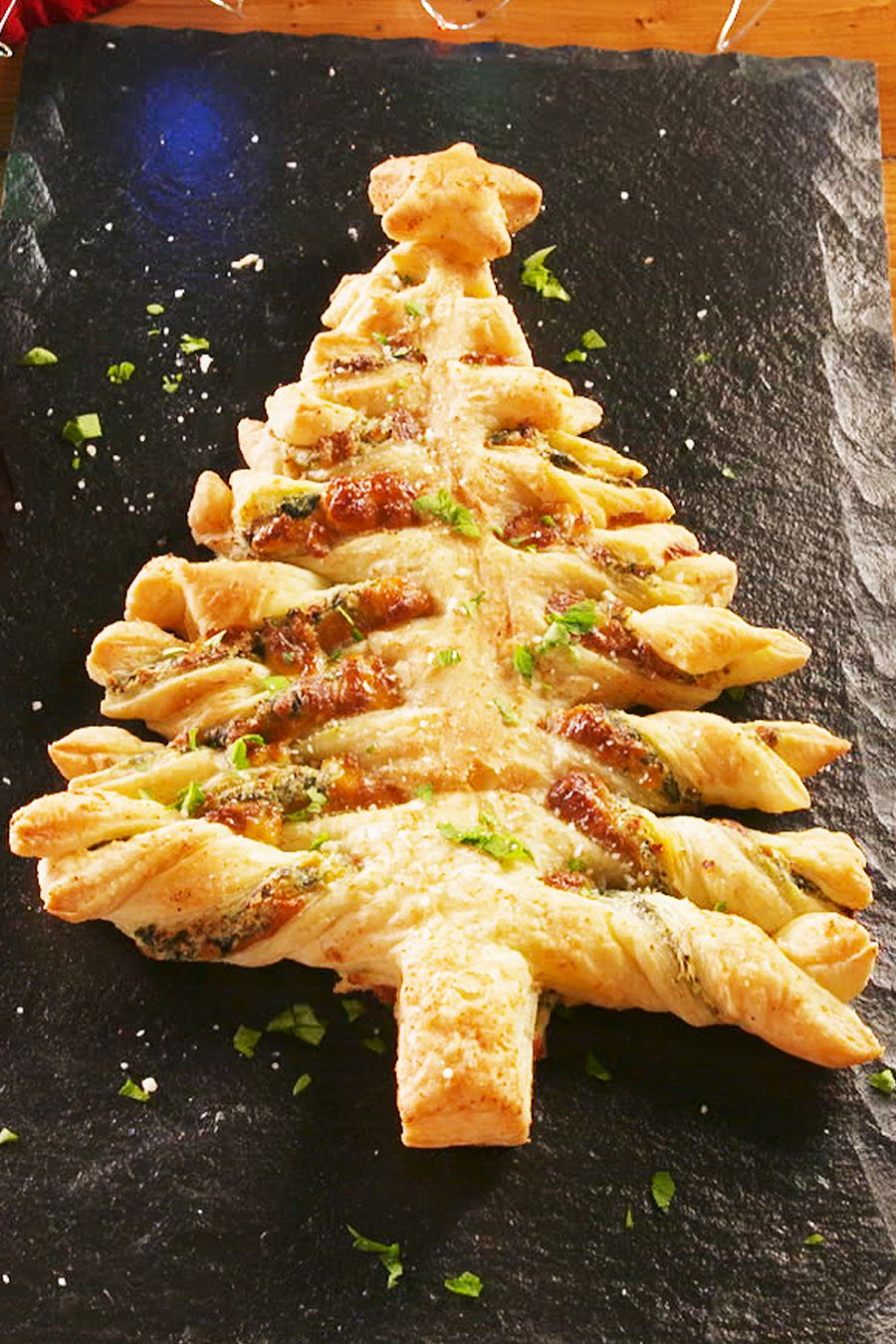 Cheesy Spinach Dip Christmas Tree – HolidayCooks.com